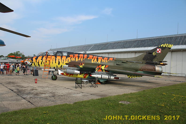 SUKHOI SU22UM3K FITTER G  17532369707