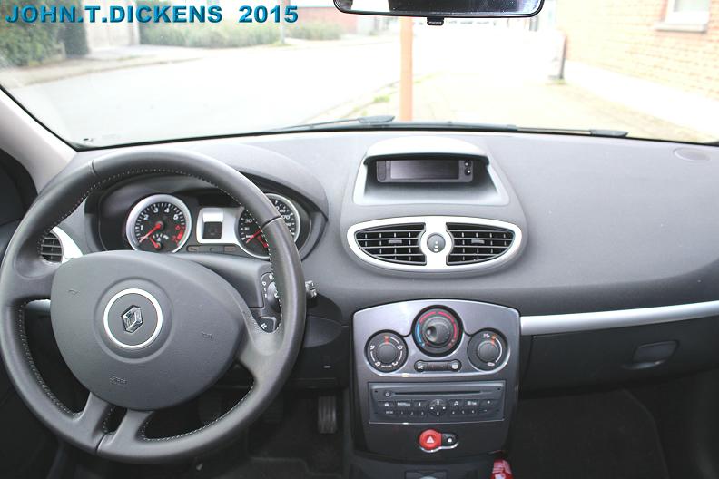 RENAULT CLIO  [ 18 NOVEMBER 2015 ]